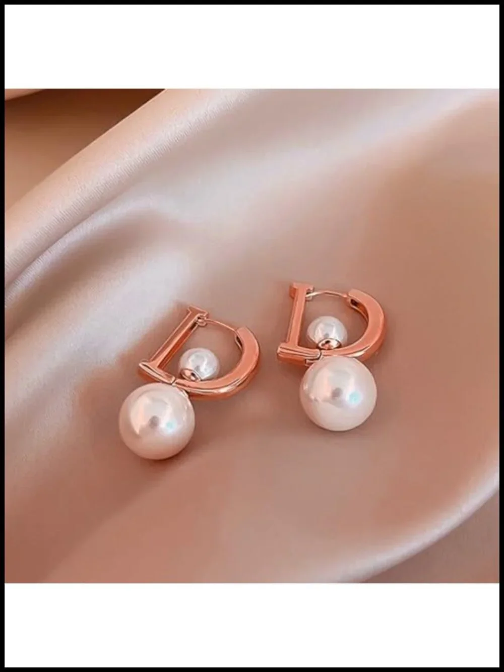 Huggie Hoop Earrings for Women 18K Gold Plated Brass Pearl D-Shape Drop Earrings
